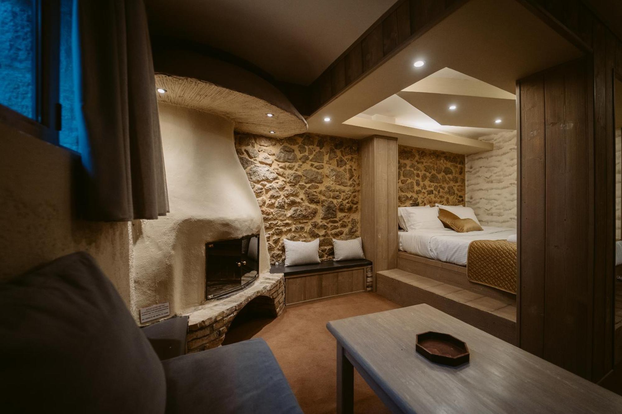 Afanos Guesthouse Arachova Ngoại thất bức ảnh