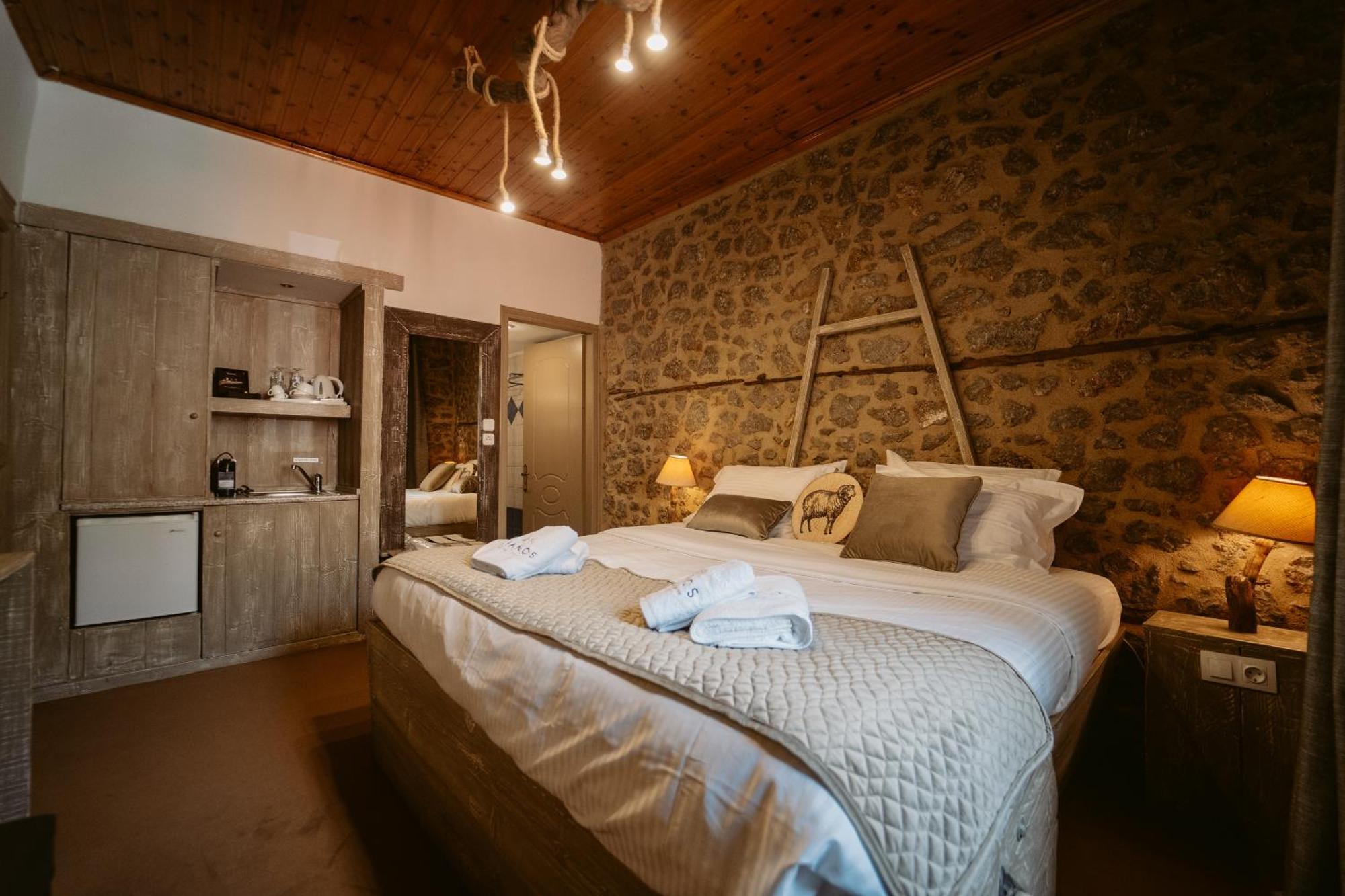 Afanos Guesthouse Arachova Phòng bức ảnh
